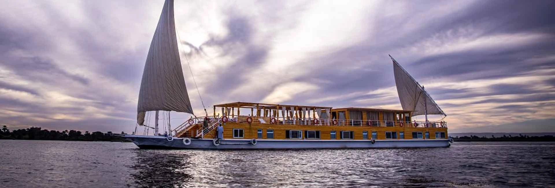Akhenaton Dahabiya Cruise