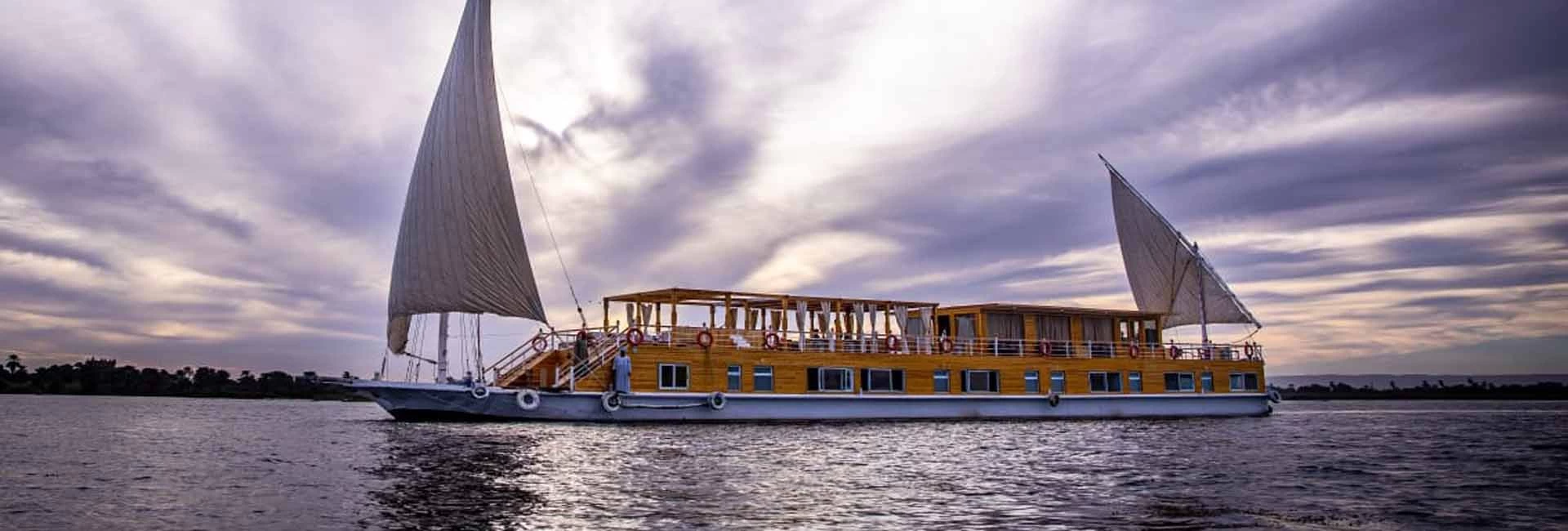 Romantic Cairo Nile Dinner Cruise & Show